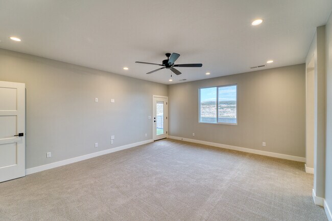 Building Photo - 362 Firerock Way