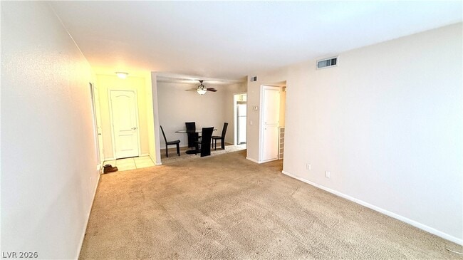 Building Photo - 2822 Loveland Dr