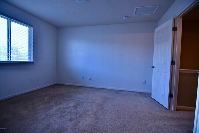 Building Photo - 2379 Sunset Bluff Dr