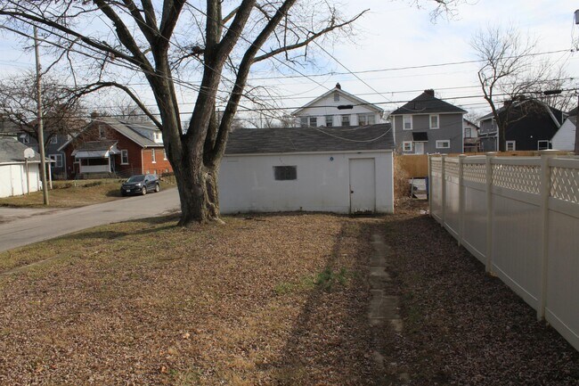 Building Photo - 1244 S Champion Ave