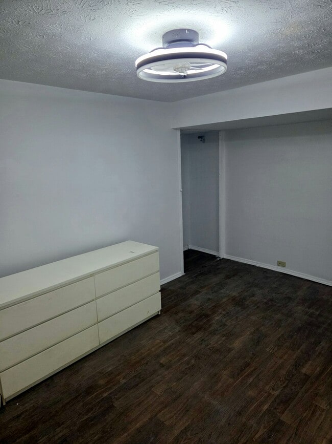 Building Photo - 4705 Midridge Dr