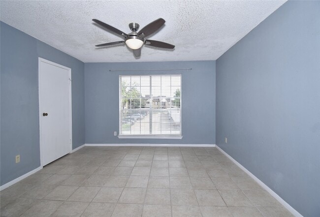 Building Photo - 2120 El Paseo St