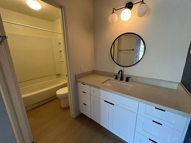 Building Photo - Crosspointe (Aiea/Honolulu) - 2 bed/2 bath...