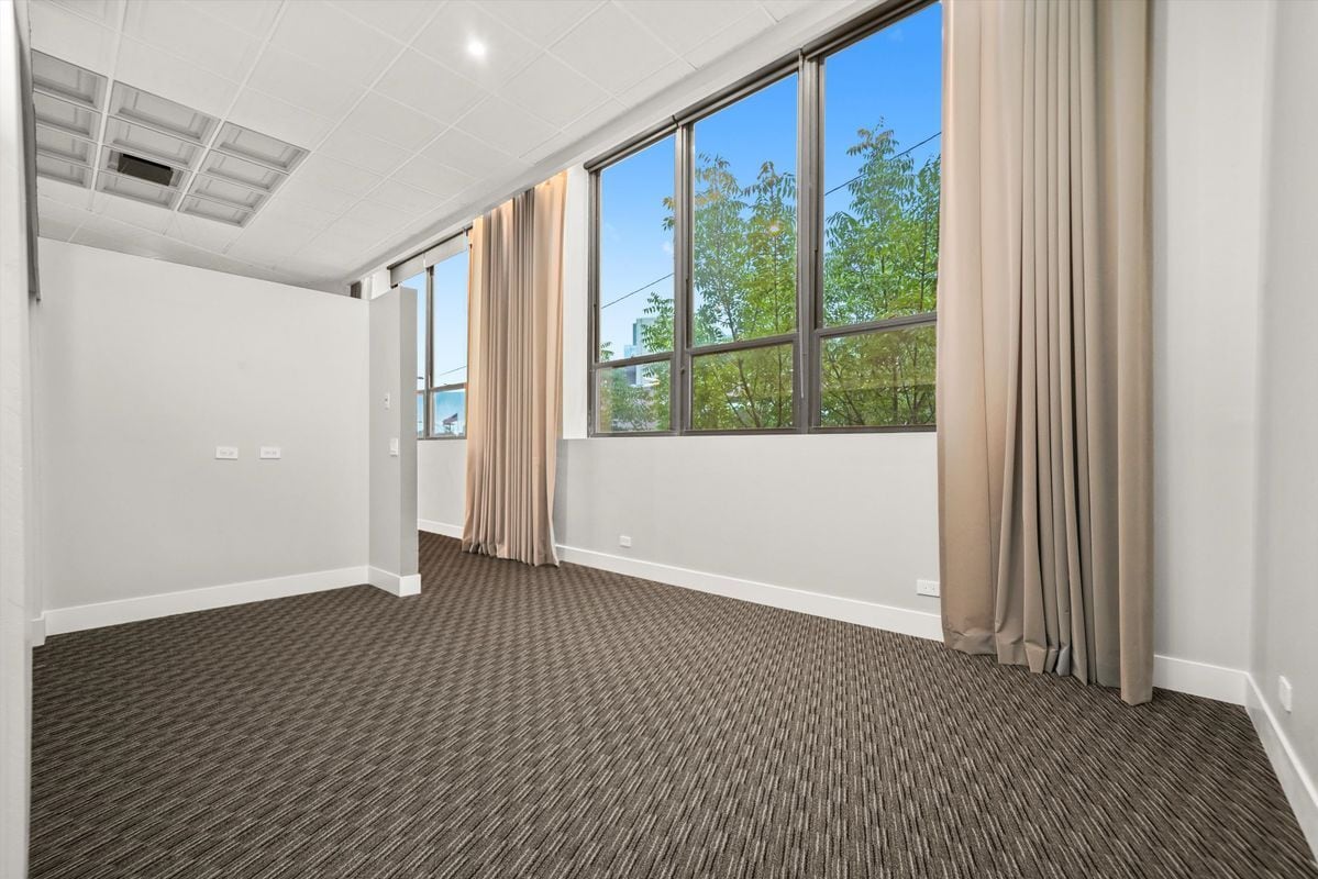 Building Photo - 300 N Ogden Ave