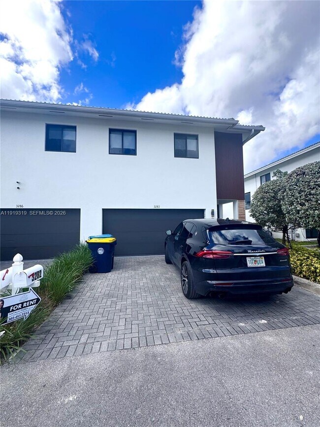 Building Photo - 3282 SW 44th St