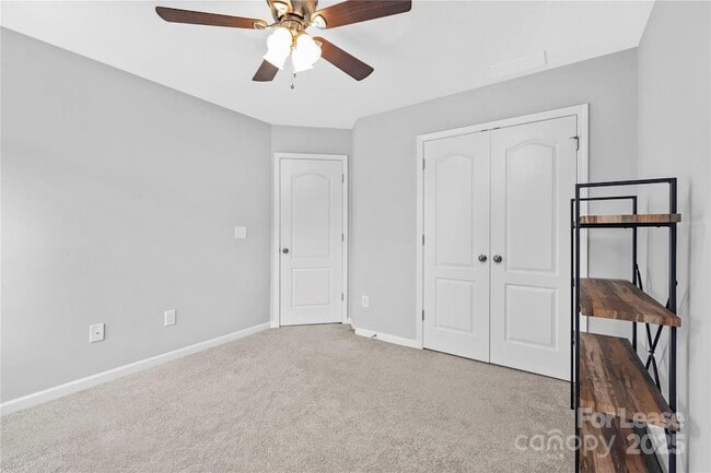 Building Photo - 5829 Dinsmore Ln