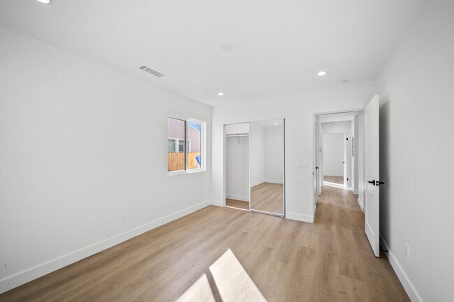 Building Photo - 14332 Miranda St