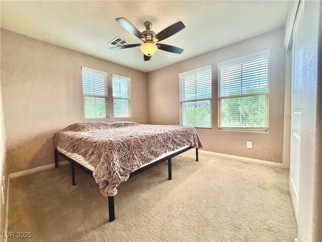 Building Photo - 5580 Spiceberry Dr