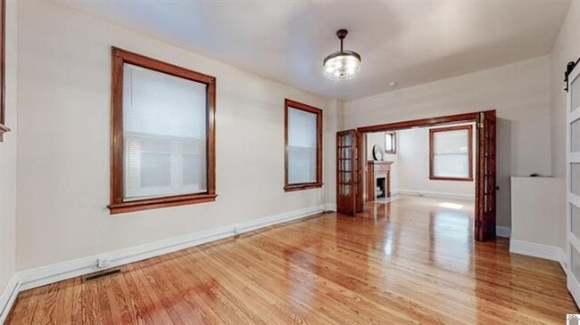 Building Photo - AVAILABLE NOW!  Beautiful Historic Home Fo...