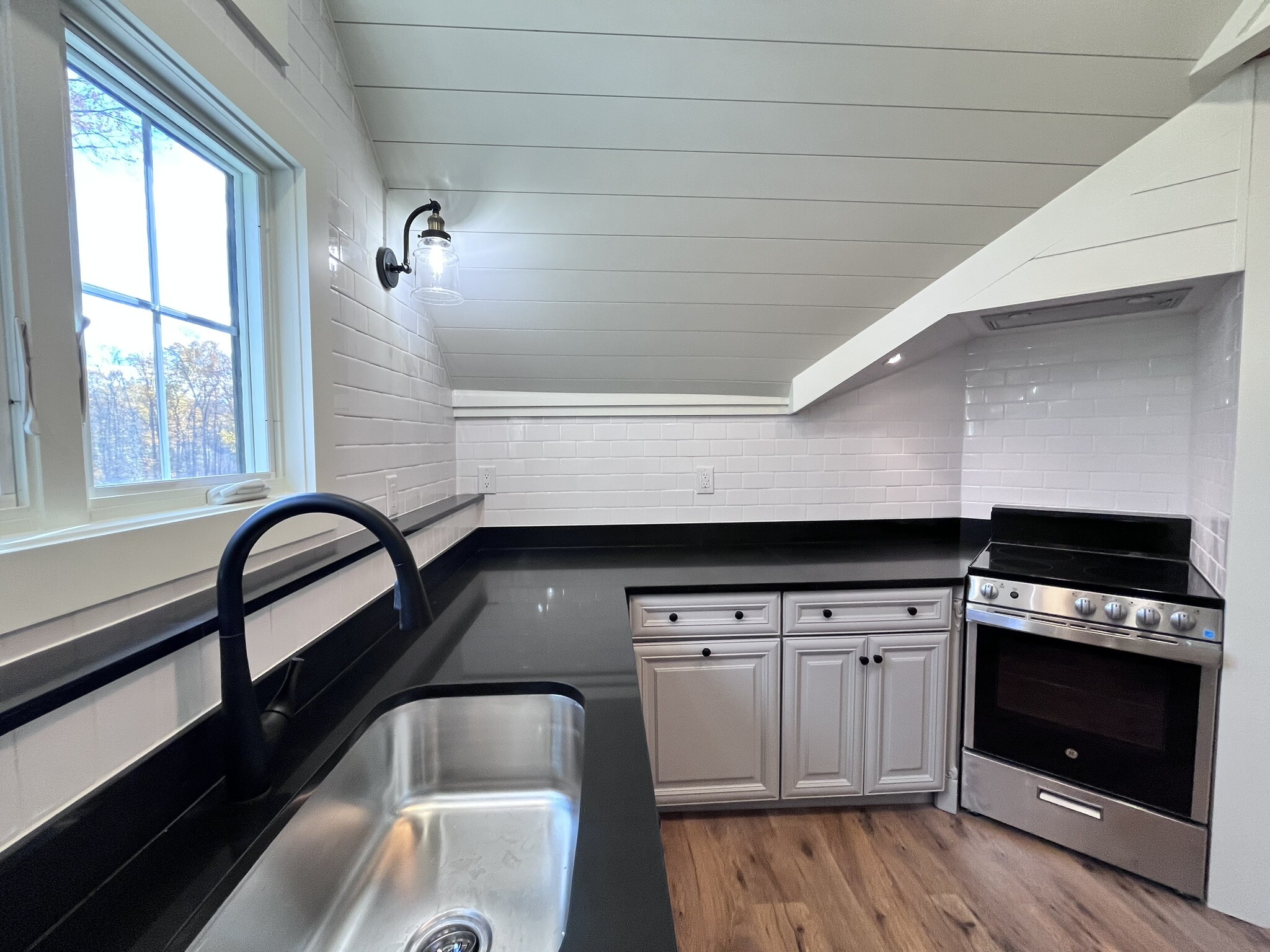 Building Photo - 2614 Boston Post Rd