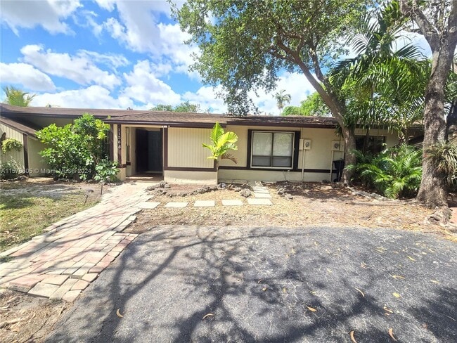Building Photo - 11588 SW 112th Ave