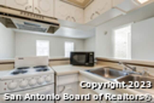 Building Photo - 1045 Shook Ave