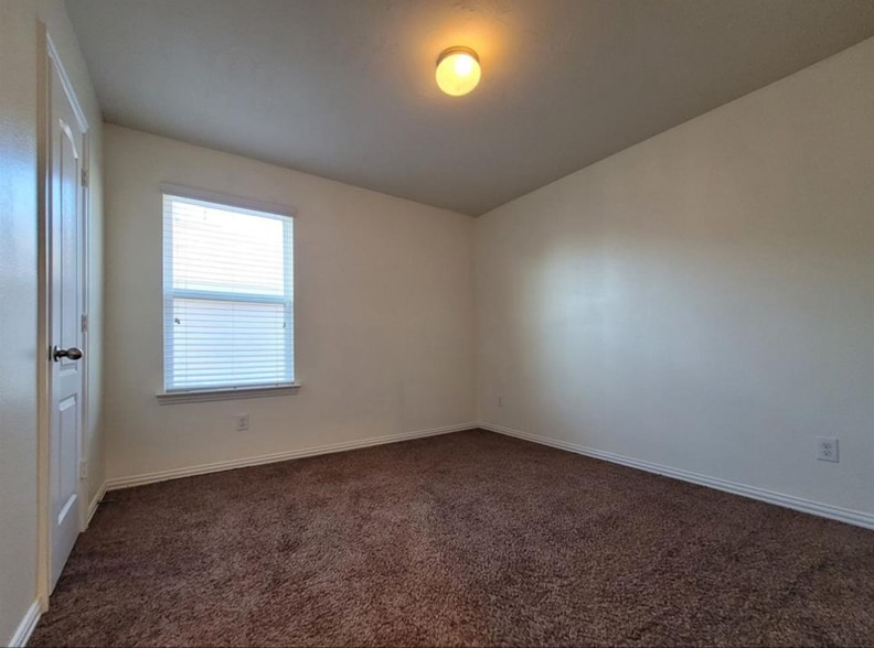 Building Photo - 3410 Hunter's Canyon