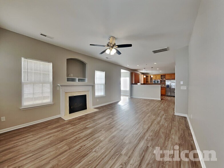 Building Photo - 4493 Paula Dr