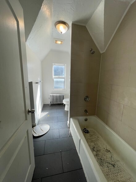 Building Photo - 91 Devon St