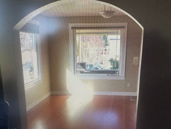 Building Photo - Charming Mount Vernon 3 Bed Two Bath