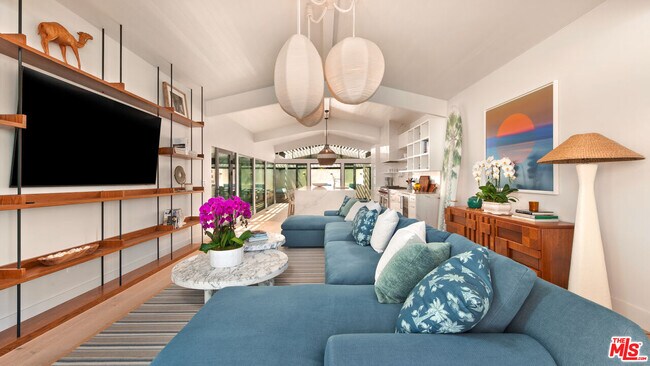 Building Photo - 27044 Malibu Cove Colony Dr