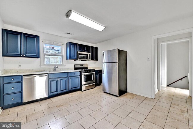 Building Photo - 811 Seagrove Rd