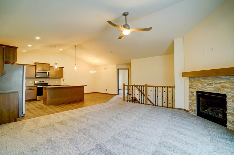 Building Photo - 440 Odyssey Ct