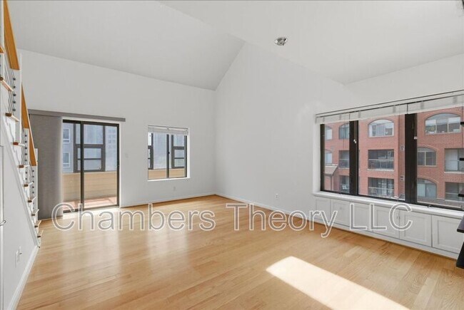 Building Photo - 1020 N Stafford St