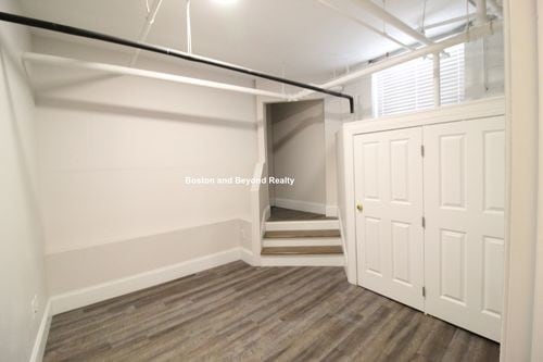 Building Photo - 95 Park Dr