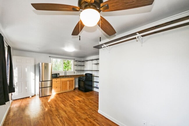 Building Photo - California Ave  - Multi