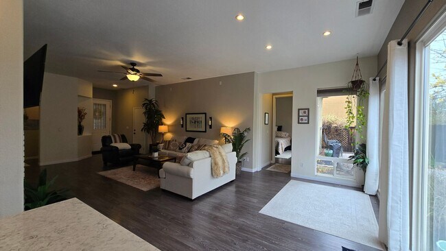 Building Photo - Single Story South Reno Home in Gated Community