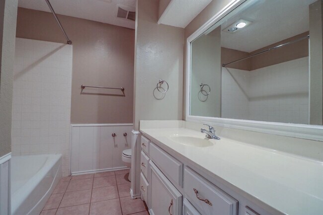 Building Photo - 6032 72nd St