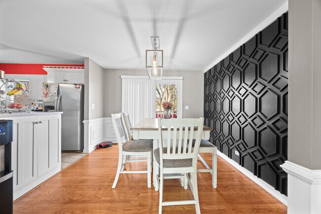 Building Photo - 12755 S Elizabeth Dr