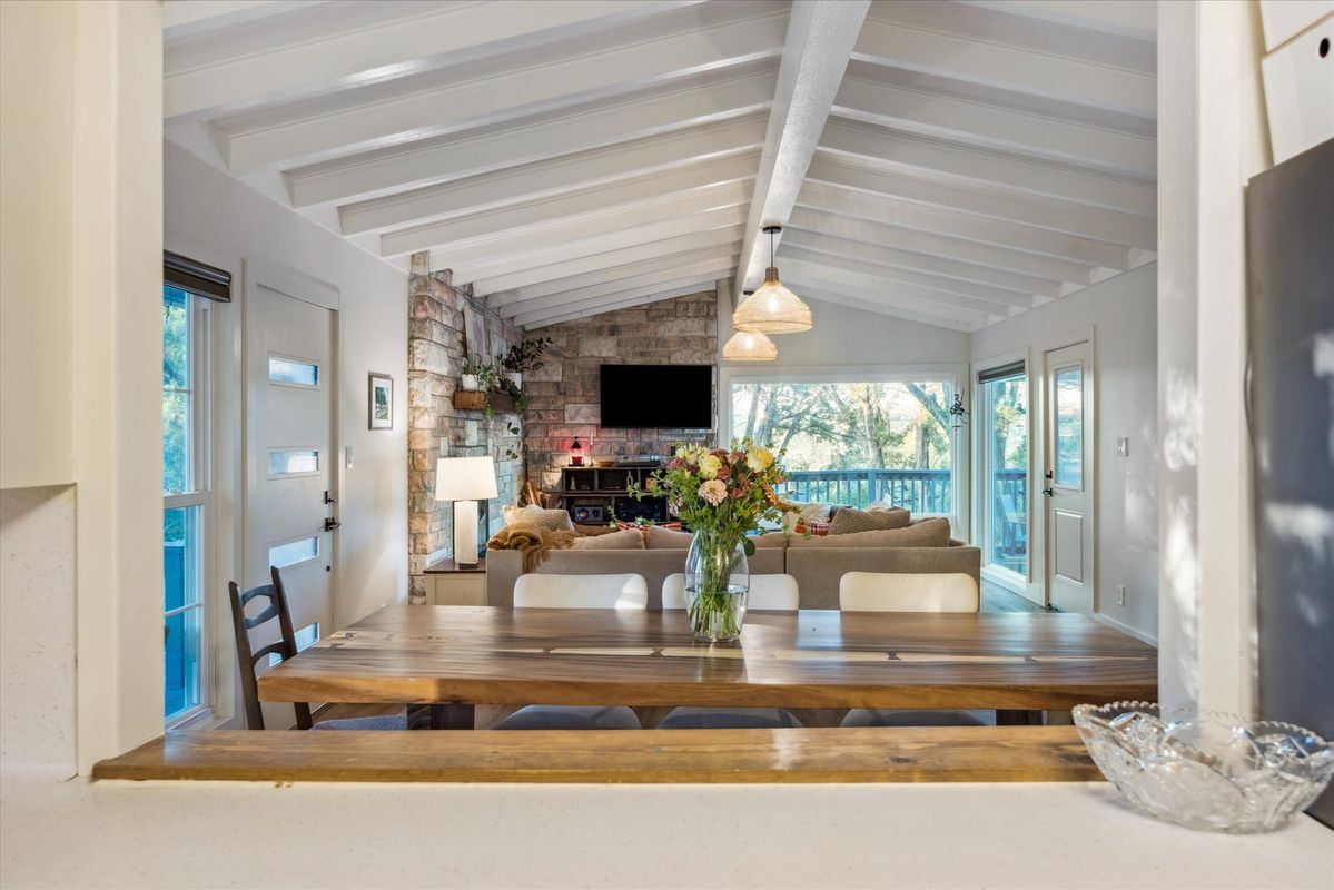 Building Photo - 6407 Lynn Ln