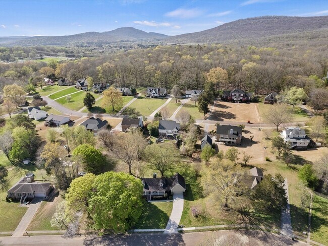 Building Photo - 115 Gaylor Dr