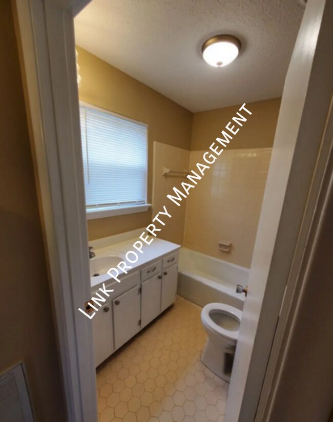 Building Photo - 4911B Marylin Lane-