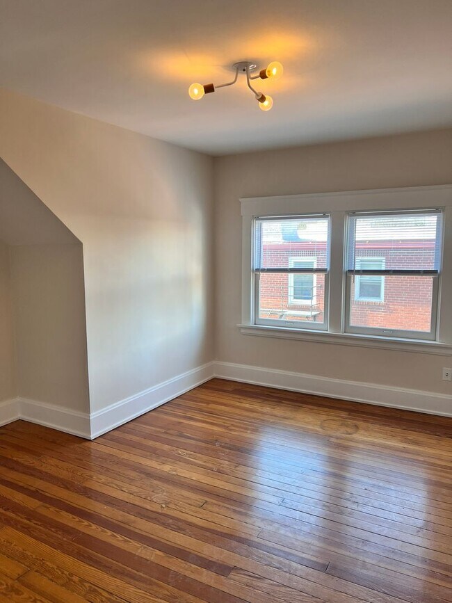 Building Photo - 3406 Erie Ave