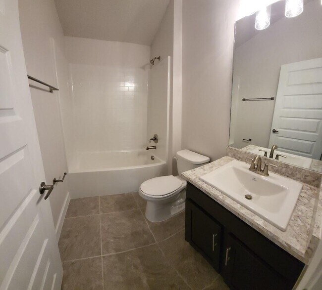 Building Photo - 751 Tupelo Cir