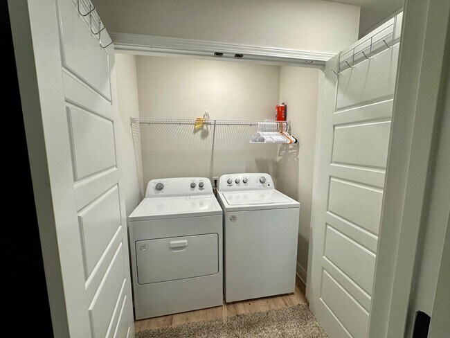 Building Photo - 272 The Prado