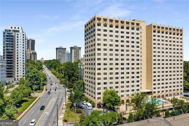 Primary Photo - 2479 Peachtree Rd NE