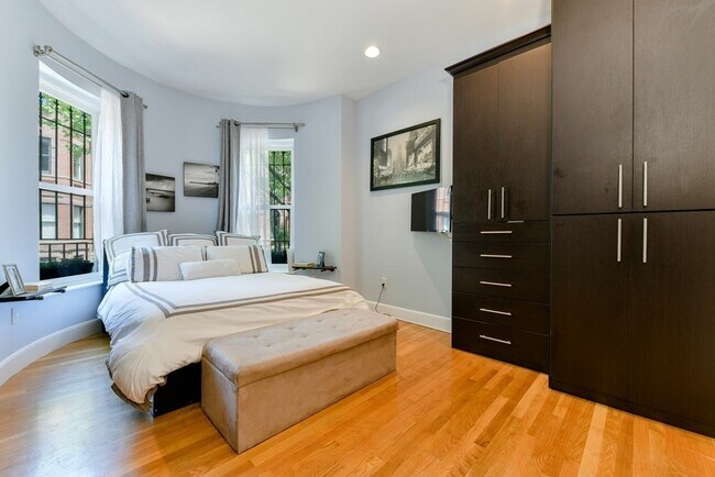 Building Photo - 21 Cumberland St