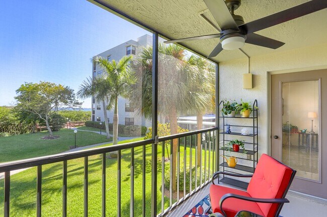 Building Photo - 2/2 UNFURNISHED Condo in Pasadena Cove. Ne...