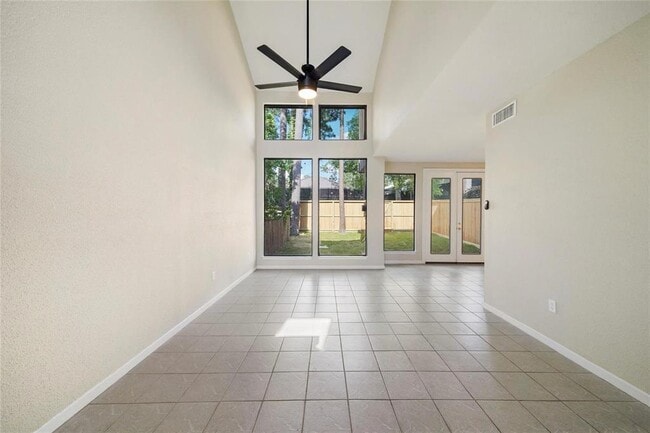 Building Photo - 3230 Poe Dr