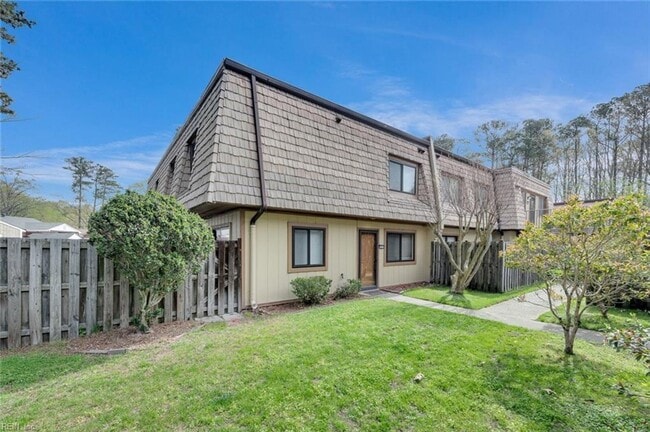 Building Photo - Sonoma Wods