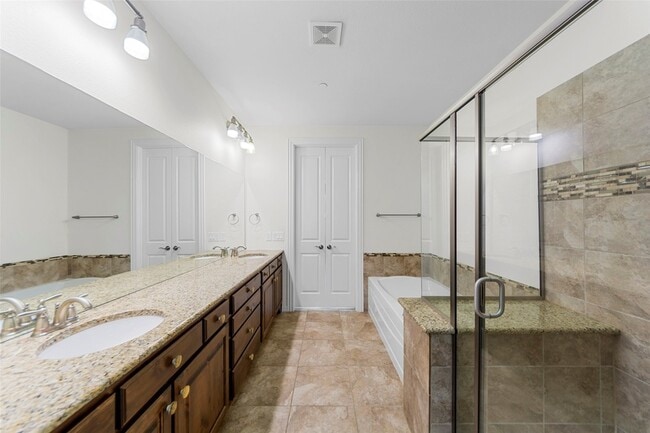 Building Photo - 4829 Bayview Dr