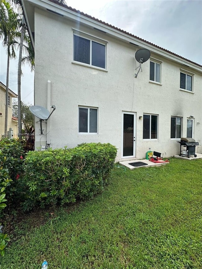 Building Photo - 20901 NW 14th Pl