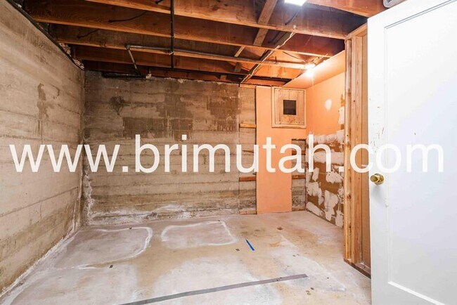 Building Photo - 2529 Melbourne St