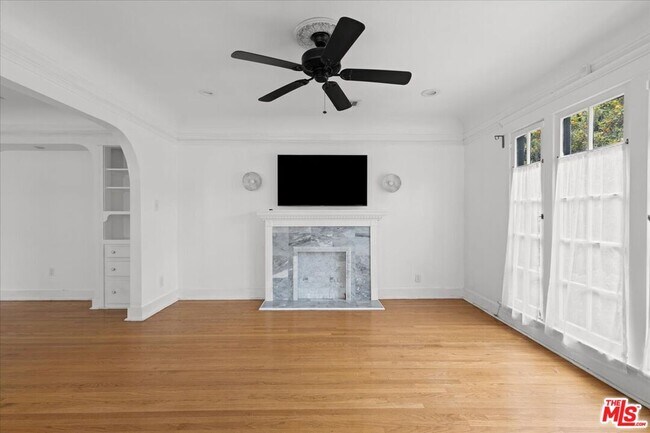 Building Photo - 1018 Havenhurst Dr