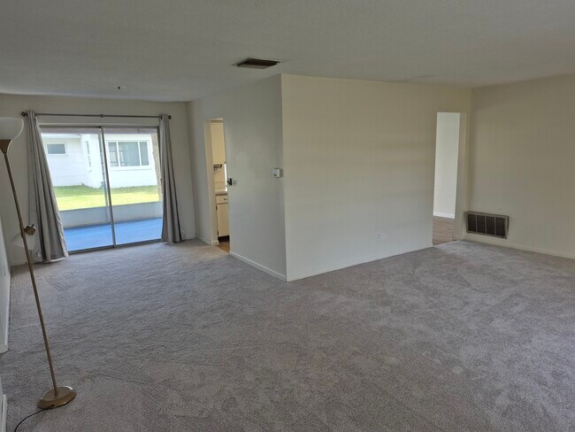 Building Photo - 14140 88th Ave