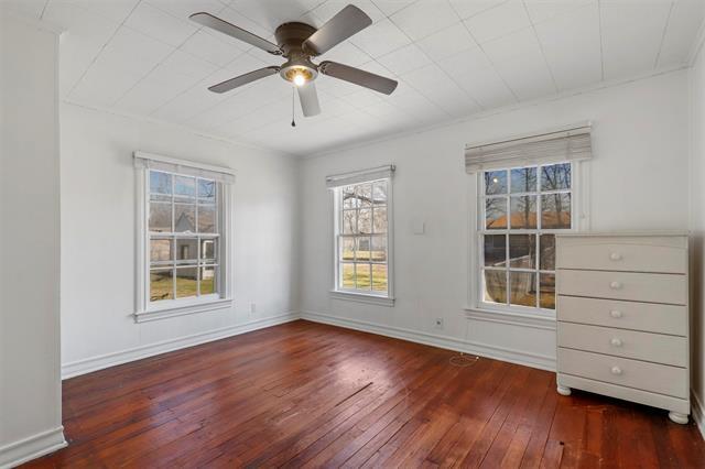 Building Photo - 125 E Tabb St