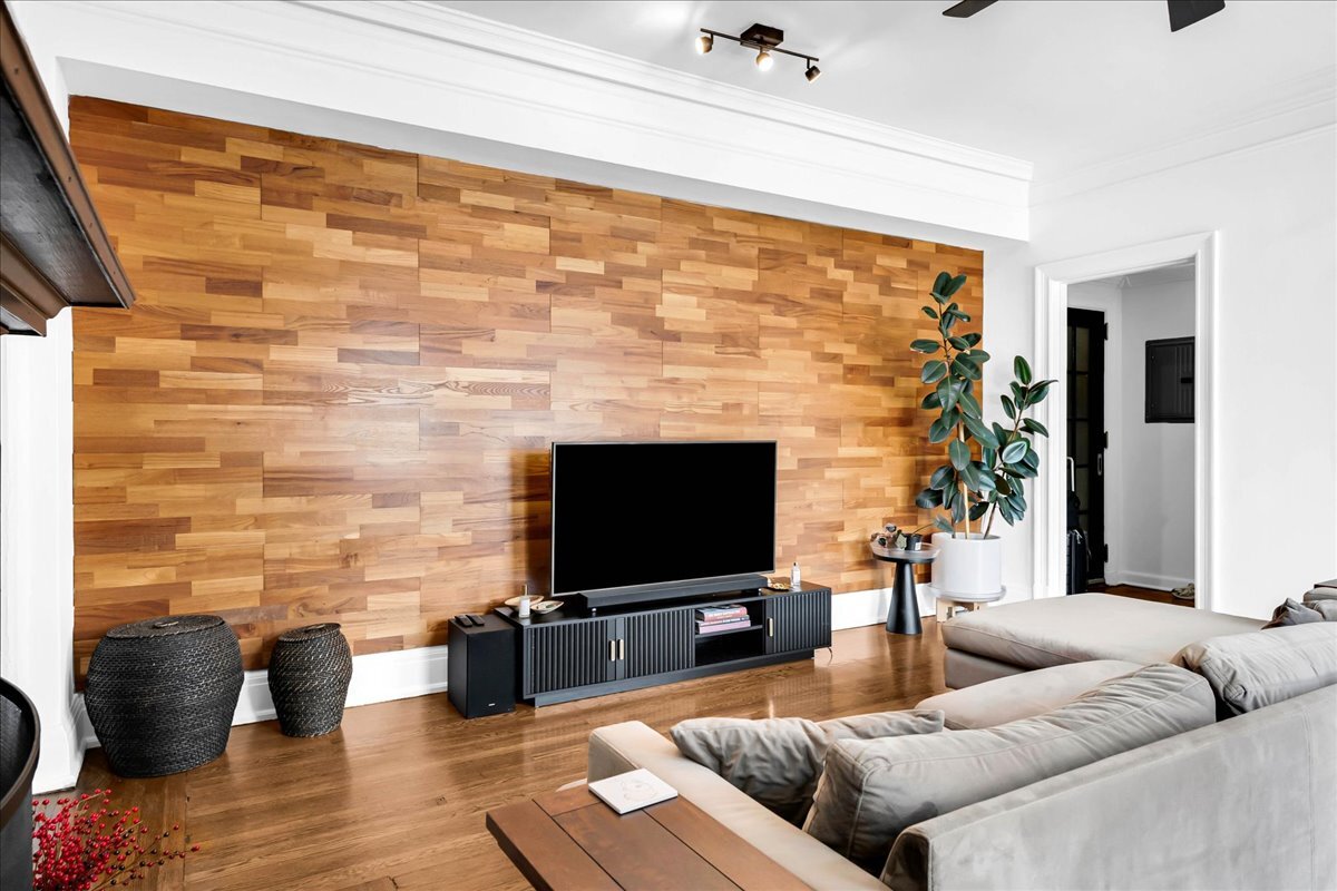 Building Photo - 2900 E Jefferson Ave