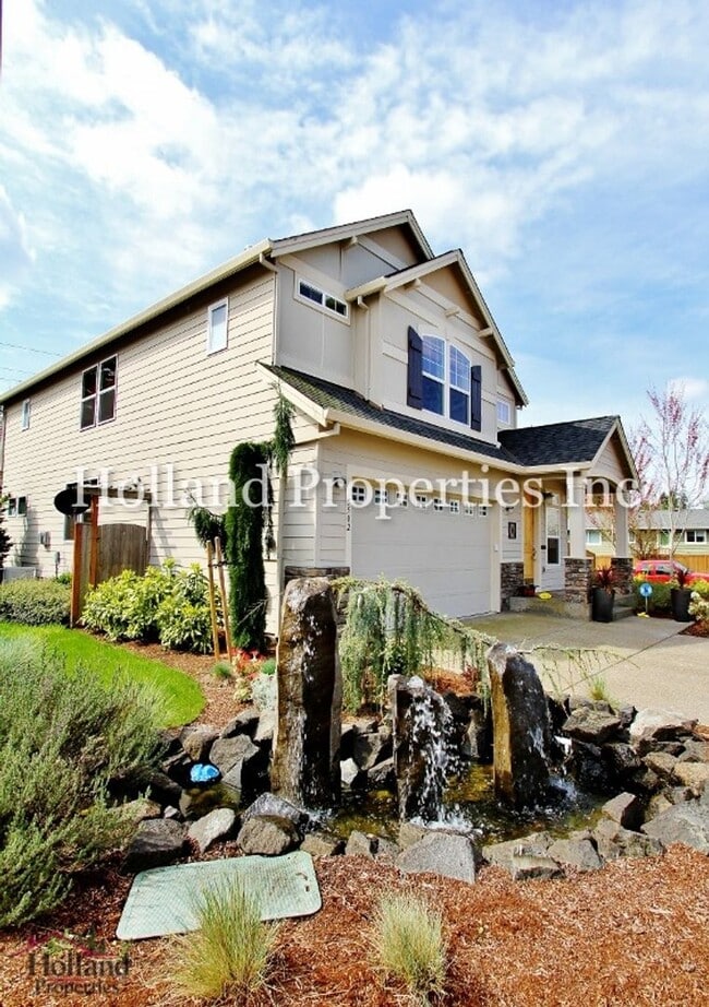 Building Photo - 5502 NE Lagos Ct