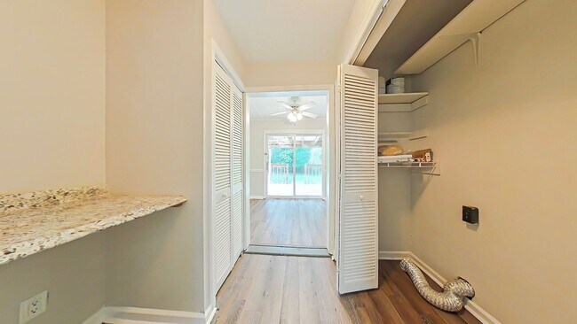 Building Photo - Cute Ranch in Columbia County!