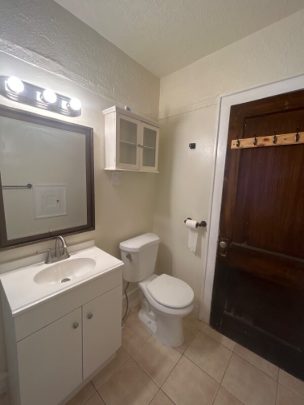 Building Photo - 1561 Bunts Rd